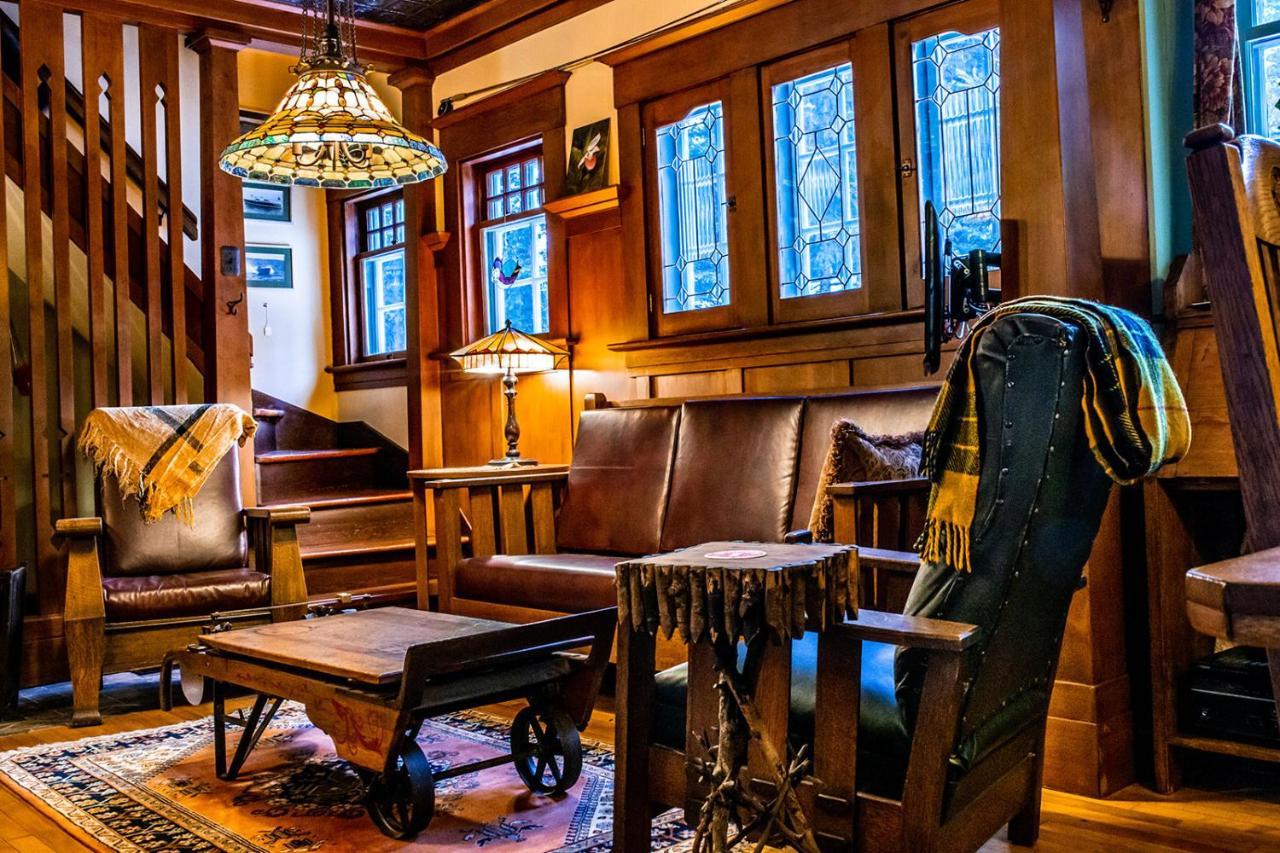 The Craftsman House Bed & Breakfast Bragg Creek Exterior foto