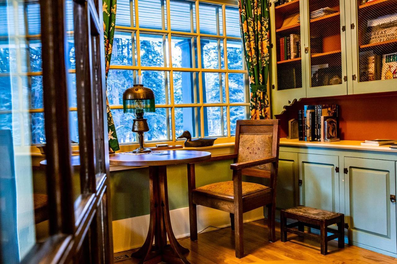 The Craftsman House Bed & Breakfast Bragg Creek Exterior foto