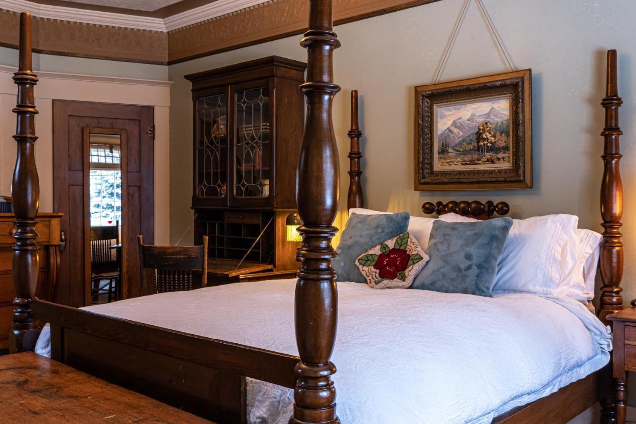 The Craftsman House Bed & Breakfast Bragg Creek Exterior foto